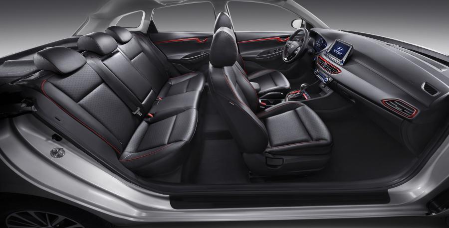 Интерьер Hyundai Celesta Yixing 2018 года  (CN) (фото 2 из 5)
